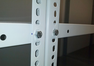 Scaffalature industriali a bullone