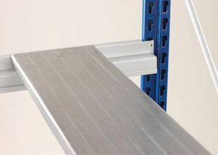 Scaffalature industriali a incastro